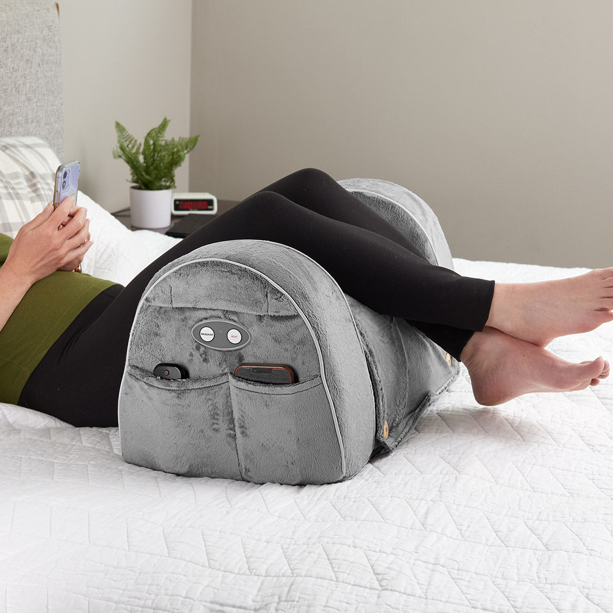 206219-z1.jpg Warming Leg Rest Massager - Image 1